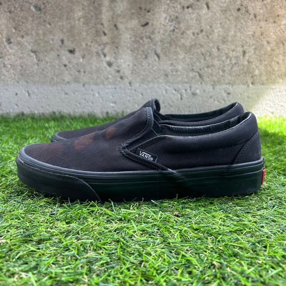 Black Vans slip-ons with bleach stains - Picture 4 of 7